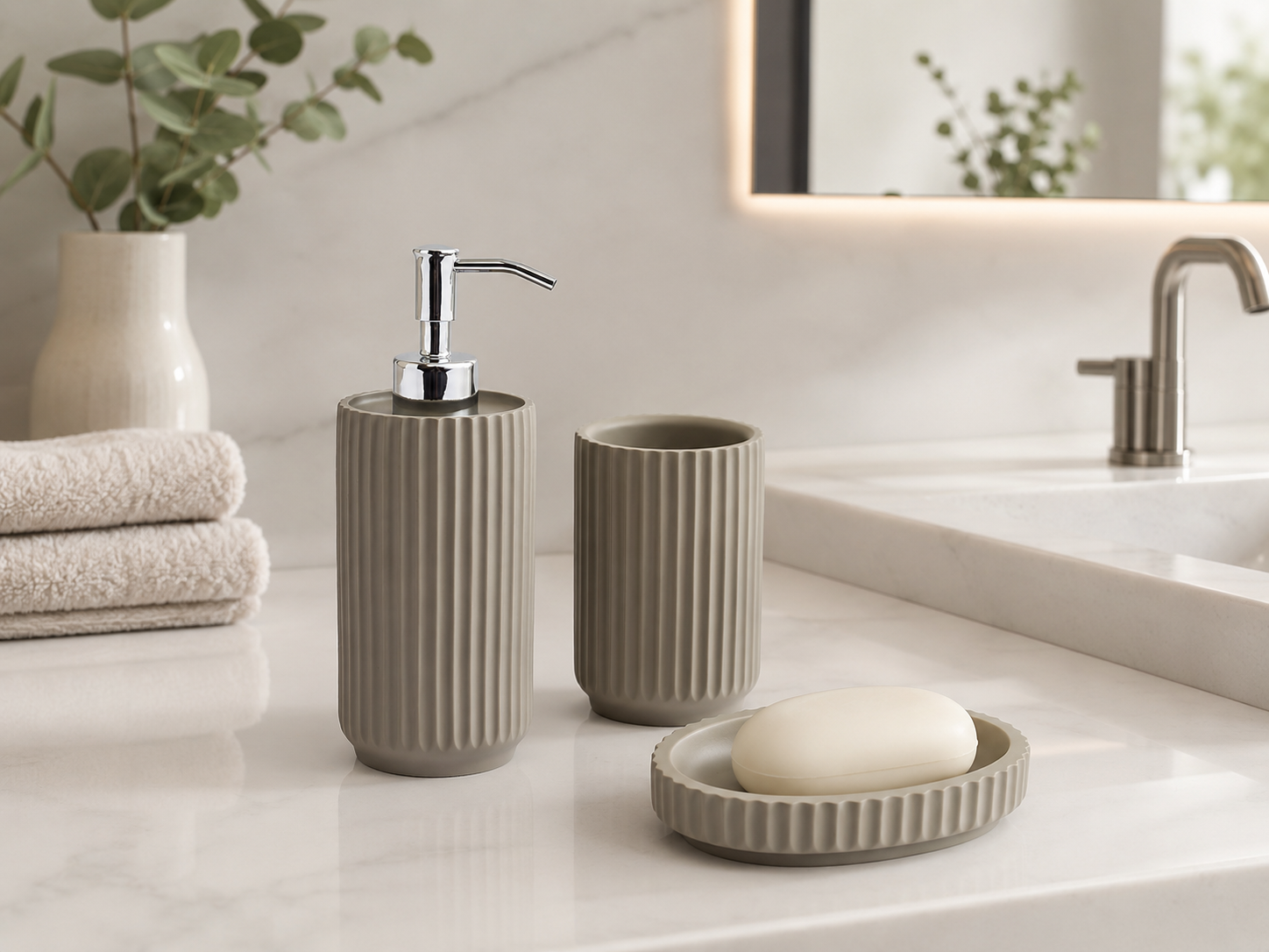 High Street Modern Ribbed Bathroom Accessory Set – Minimalist Ceramic Collection