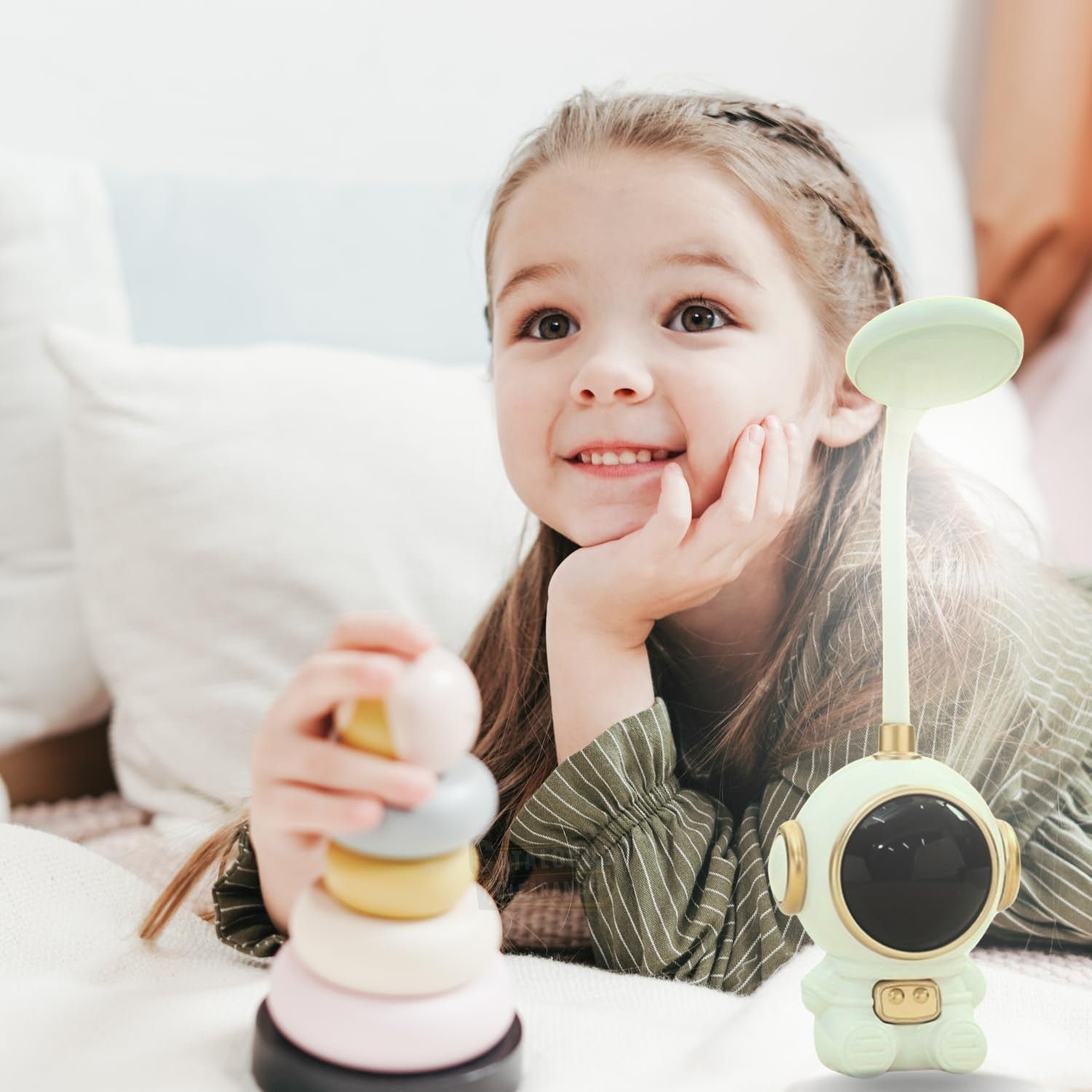 Astronaut-Themed LED Table Lamp – Model CS310 (Fashion Boutique Series)