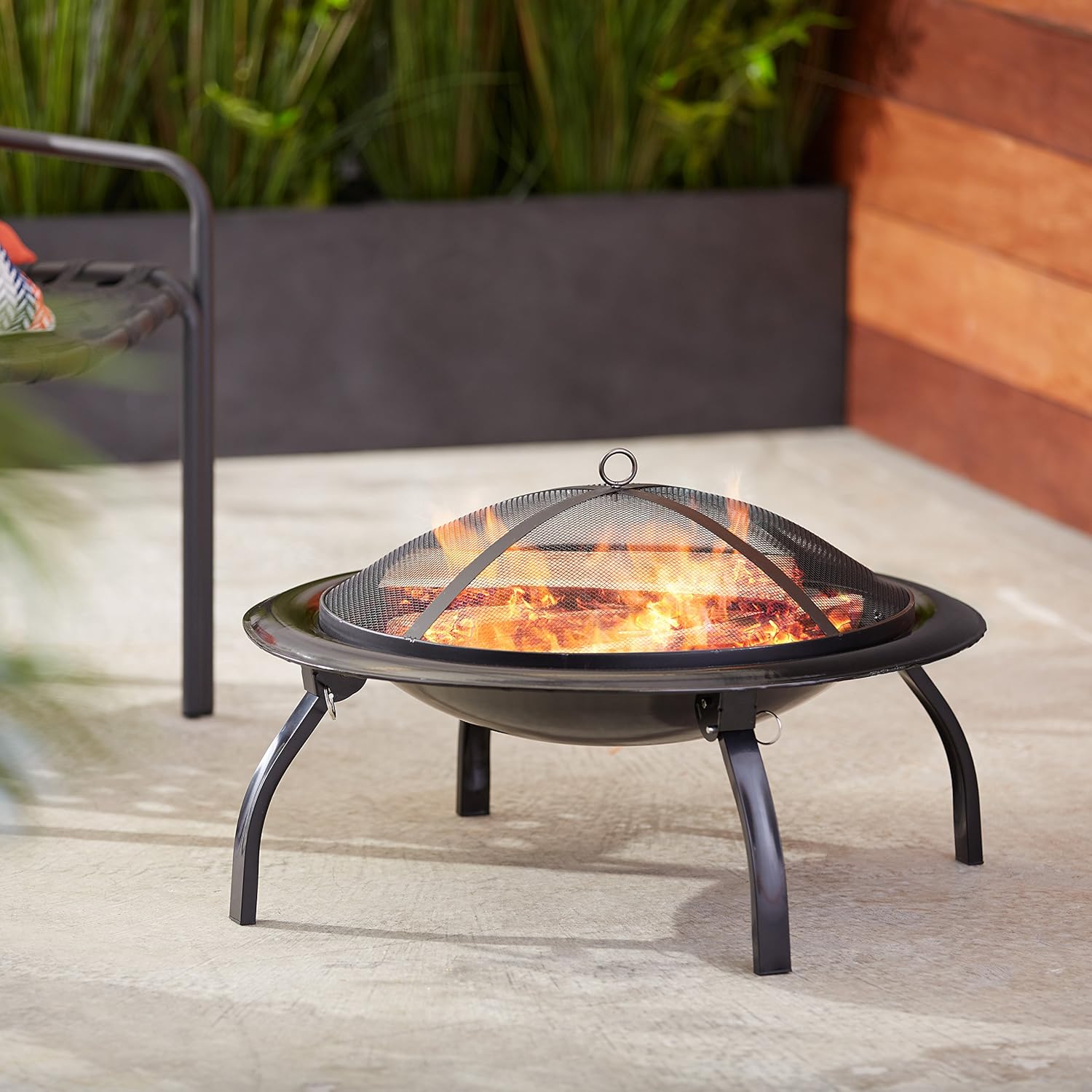 AmazonBasics 26" Portable Folding Outdoor Fire Pit