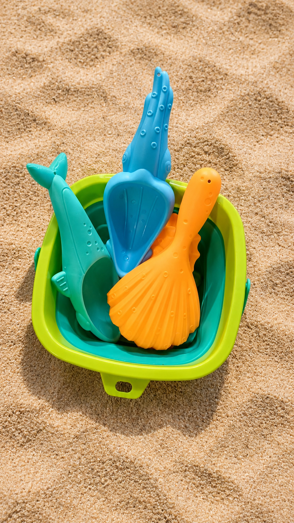 SAND TOYS SET - FOR KIDS TO PLAY AT BEACH - vibrant+safe for kids