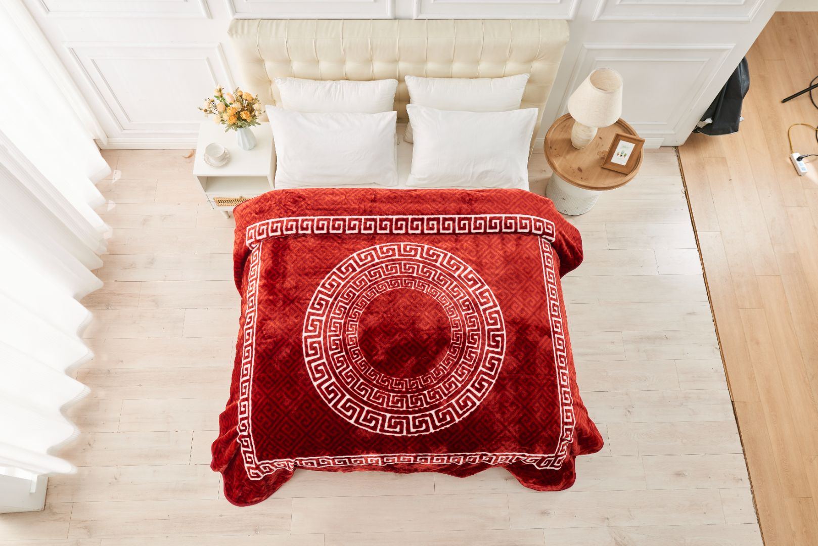Reverie Maison Luxury Fleece Throw Blanket – Greek Key Design, 200 x 240 cm