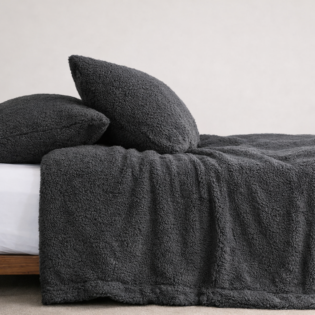 King - High Street Teddy Fleece Striped Bedding Set – Ultra Cosy Duvet Cover with 2 Pillowcases
