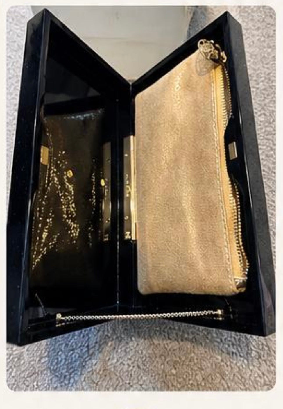 LIPS PANDORA • CLUTCH - PRELOVED CHARLOTTE OLYMPIA