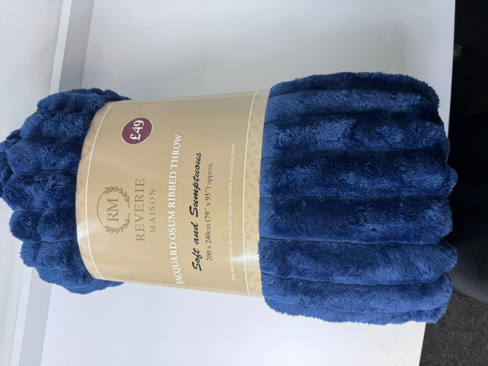 Jacquard Osum Ribbed Throw Blanket – Soft & Sumptuous, 200 x 240 cm