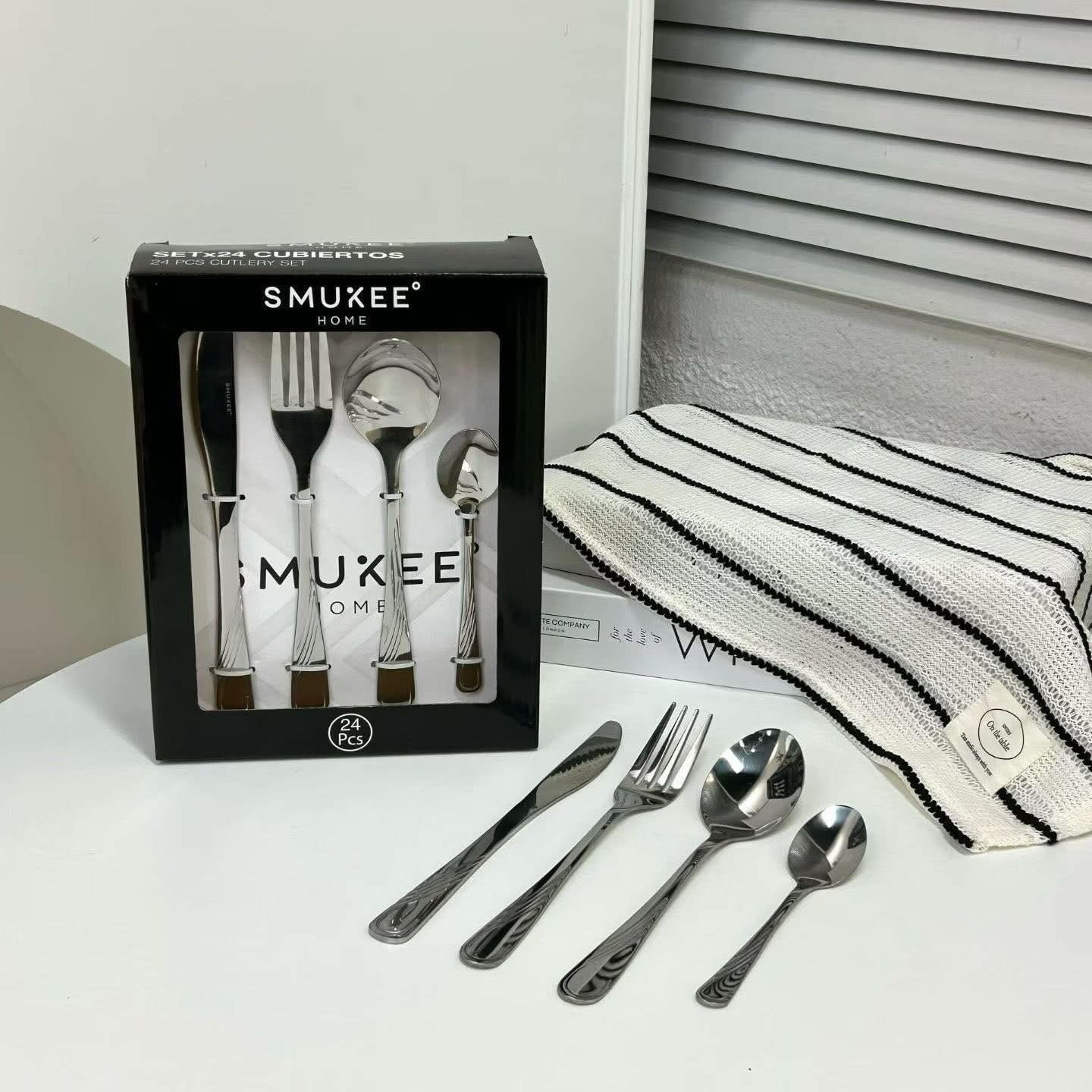 24 Piece Cutlery Set – Stainless Steel Dining Set with Knives, Forks, Table Spoons & Tea Spoons