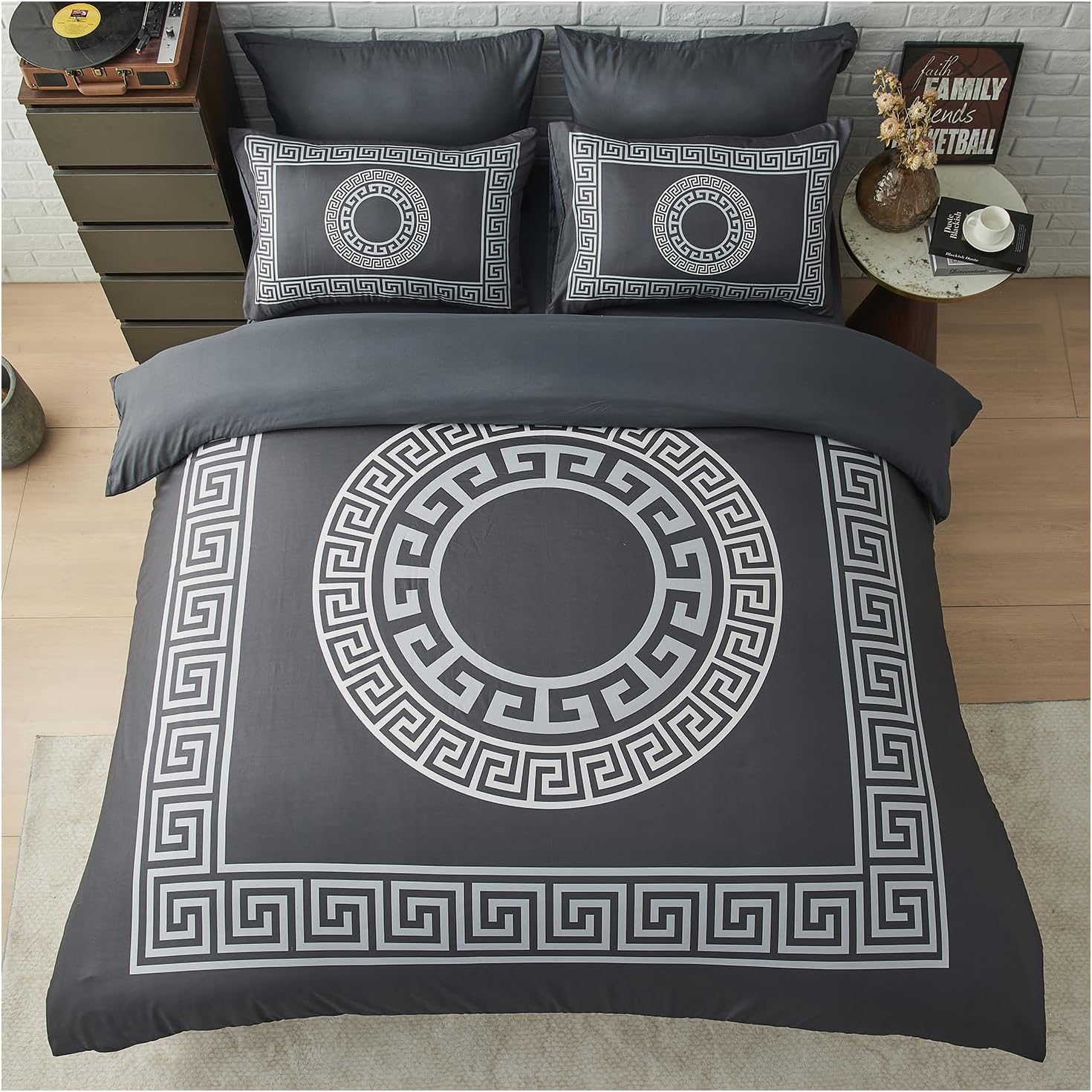 Luxury Greek Key Microfibre Duvet Cover Set – Reversible Black & Gold Soft Cosy Bedding with Pillowcases