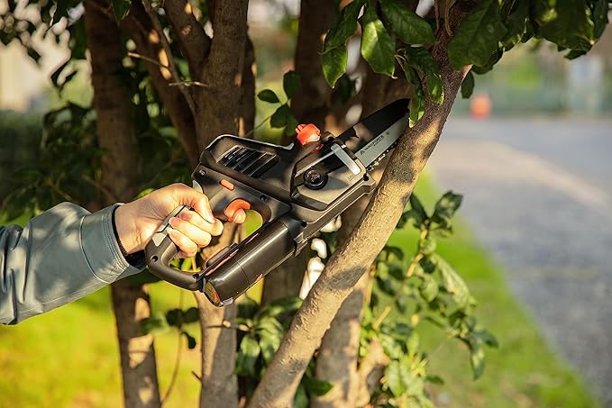 Yard Force 12V Cordless 12cm Mini Chainsaw with Battery and Charger