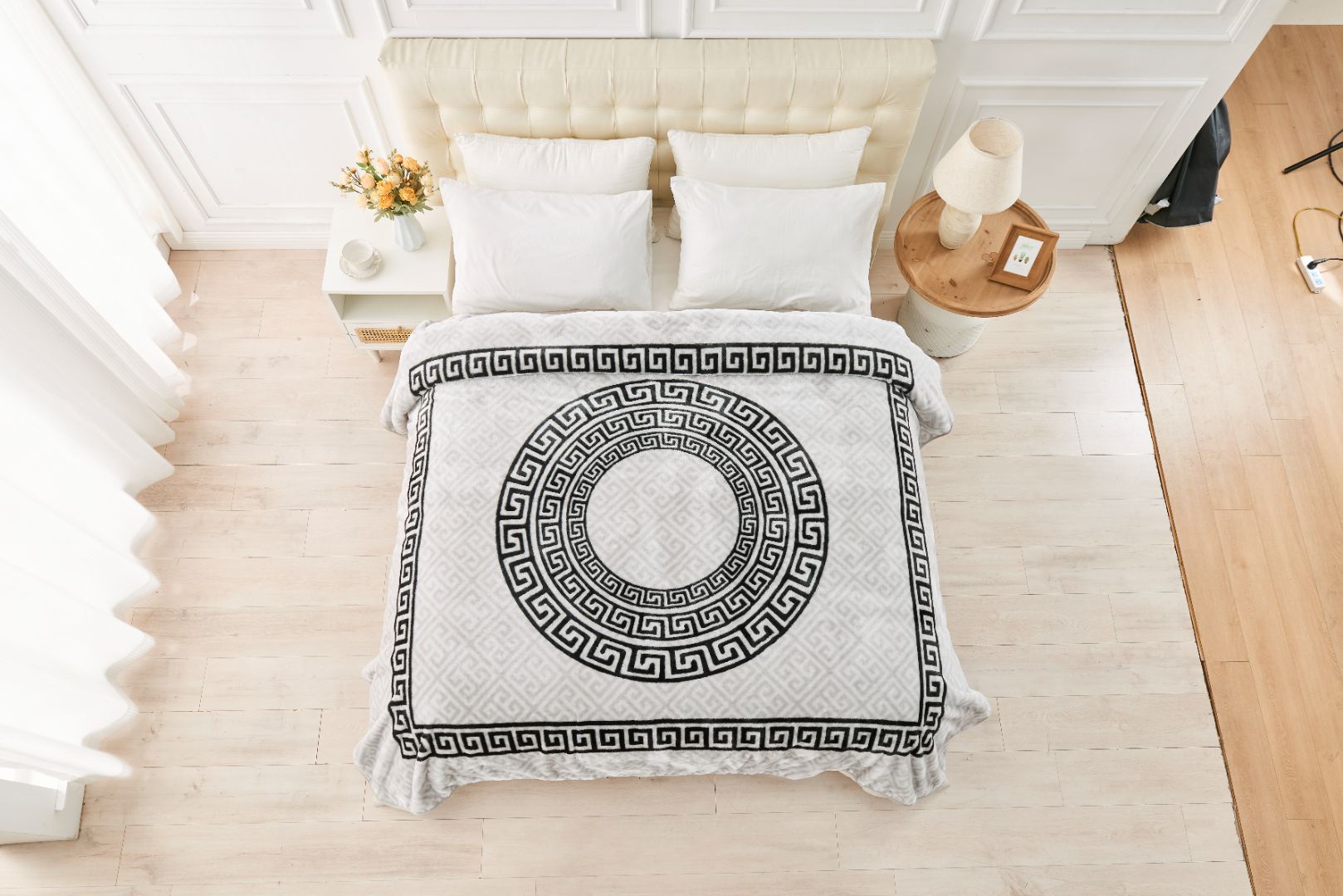Reverie Maison Luxury Fleece Throw Blanket – Greek Key Design, 200 x 240 cm