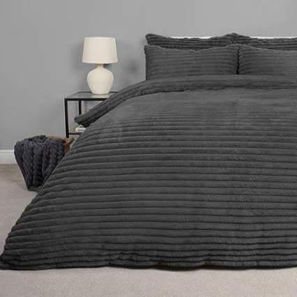 Gaveno Cavailia Plain Bedding Set – Ultra Soft & Comfortable