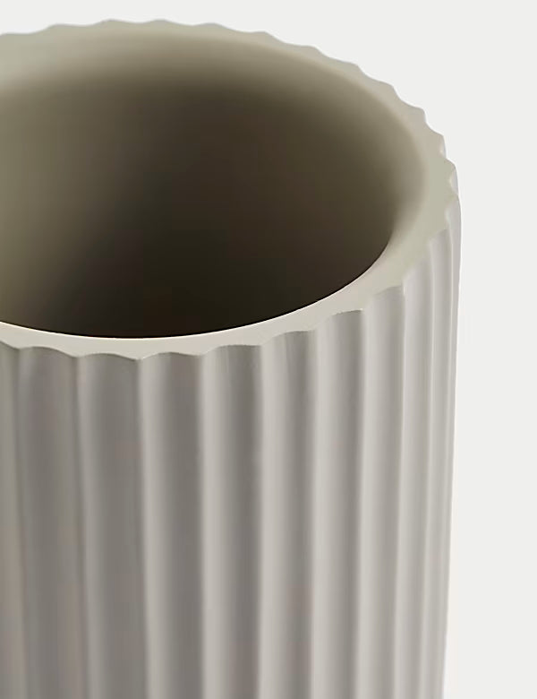 High Street Modern Ribbed Bathroom Accessory Set – Minimalist Ceramic Collection