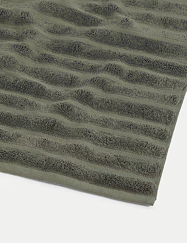 HIGH ST BRAND - Pure Cotton Super Plush Ribbed Bath Towel – Soft & Absorbent 700GSM Towel 68 x 130cm