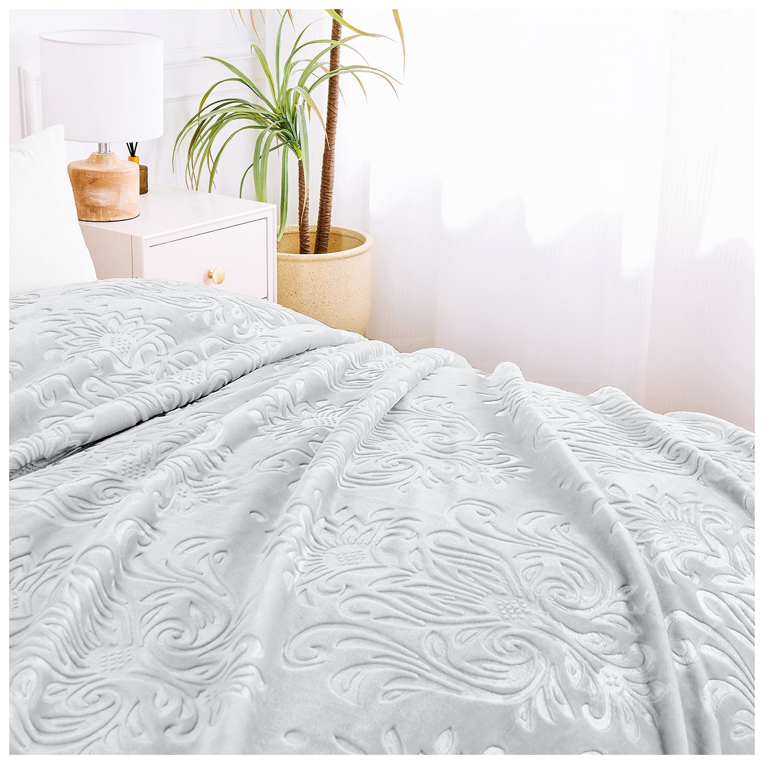 Reverie Maison Ultra Soft Cloudy Blanket – King Size (200 x 240 cm)