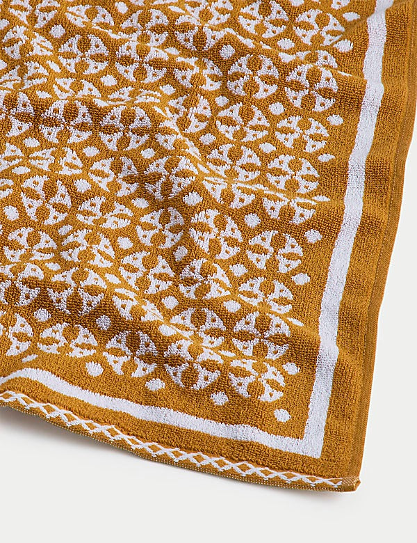 HIGH ST BRAND - Pure Cotton Geometric Circle Towel 50 x 90 CM 500 GSM