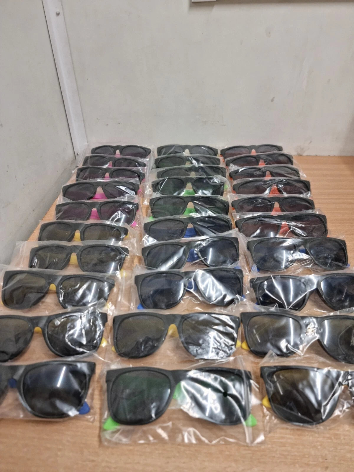 Bulk Deal: Neon Kids Sunglasses with UV Protection – 300 Pieces per Carton for £150 (30 per Box, Assorted Colours)