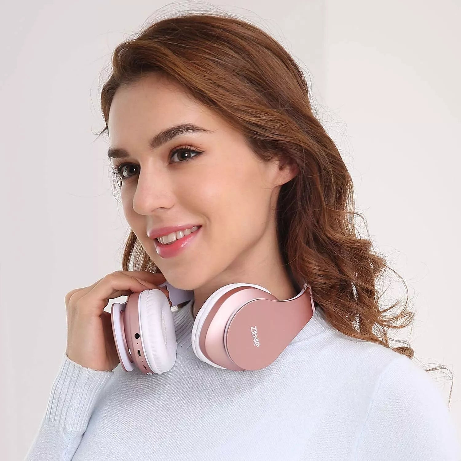 Zihnic Bluetooth Wireless Headphones – Over-Ear, Foldable, Micro SD/TF, FM & Built-In Mic  Product Description (Bullet-Point Style):
